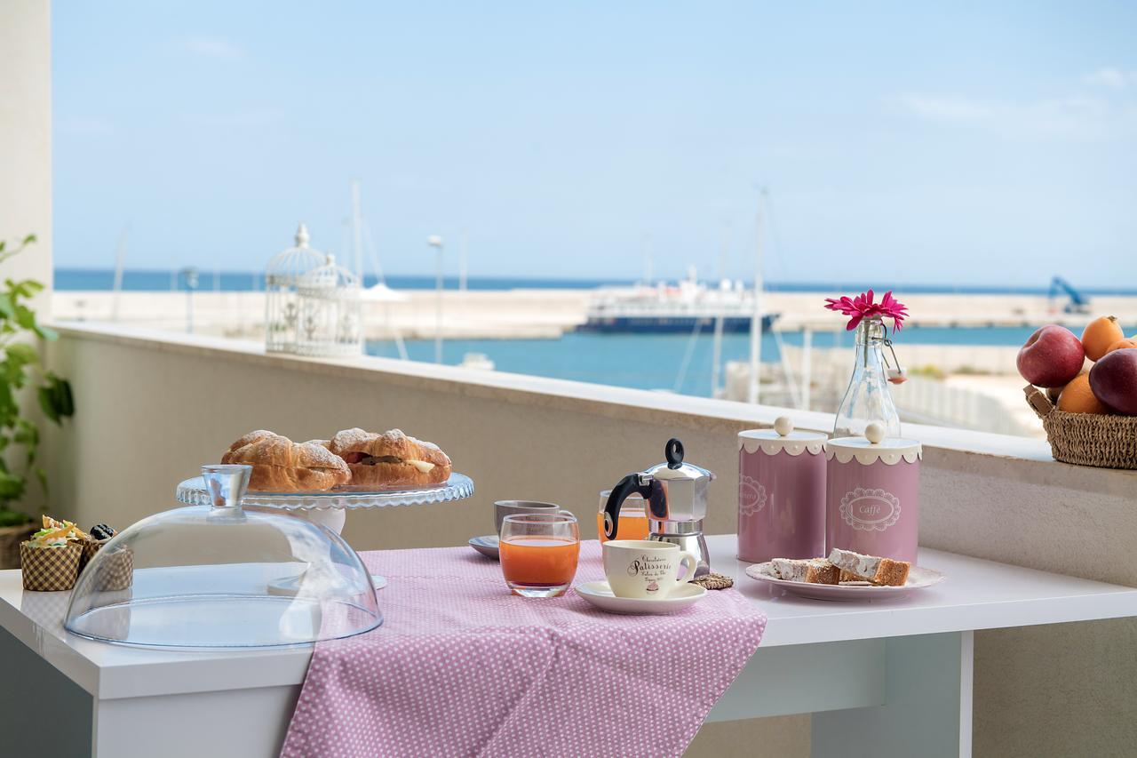 Chicco Di Caffe' Bed and Breakfast Monopoli Buitenkant foto